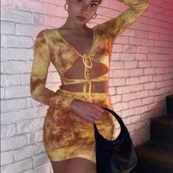 I am Gia dress - Picture 2 of 2